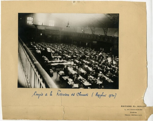 [9ème congrès de la Fédération [confédérée] des cheminots, 2-4 juin 1930, Paris, Gymnase Huyghens : vue des délégués dans la salle]