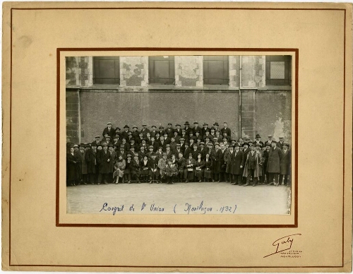 Congrès de l'Union [confédérée des syndicats du réseau  Paris-Orléans] tenu à Montluçon en 1932 : les délégués posent